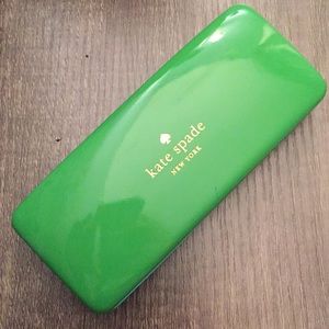 KATE SPADE Glasses Case w/ lenses towel